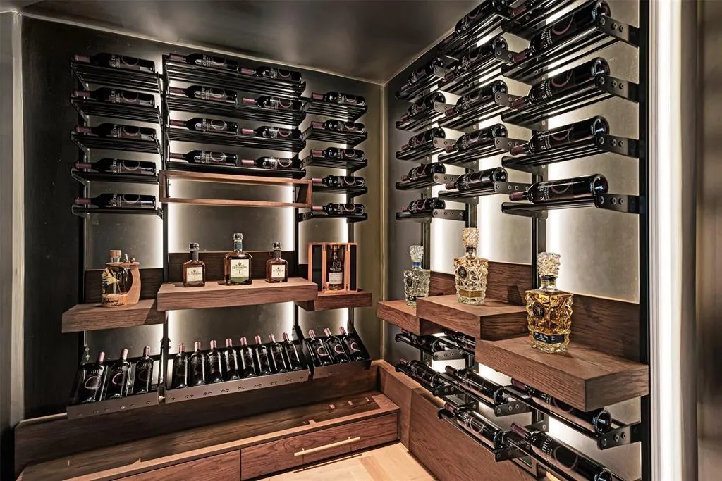 5948 KING WILLIAM Drive