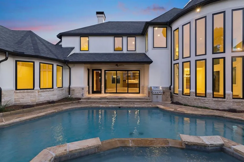 5948 KING WILLIAM Drive