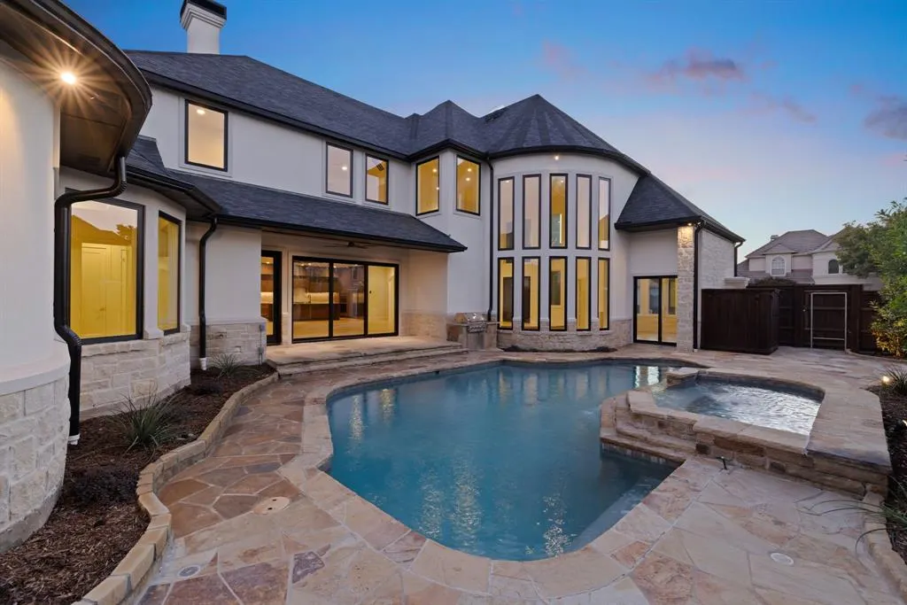 5948 KING WILLIAM Drive