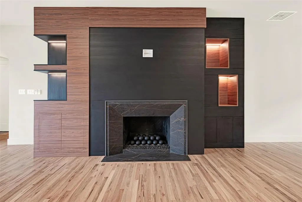 5948 KING WILLIAM Drive