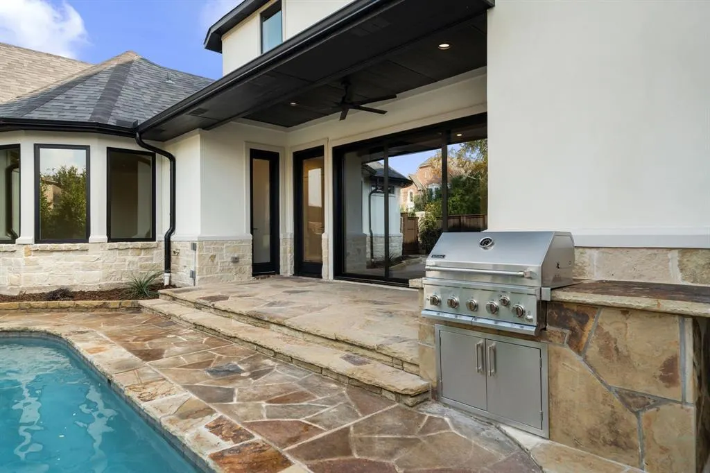 5948 KING WILLIAM Drive