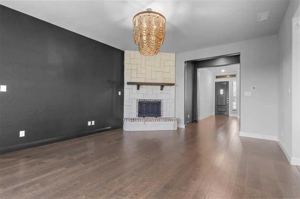 6320 Starr Drive