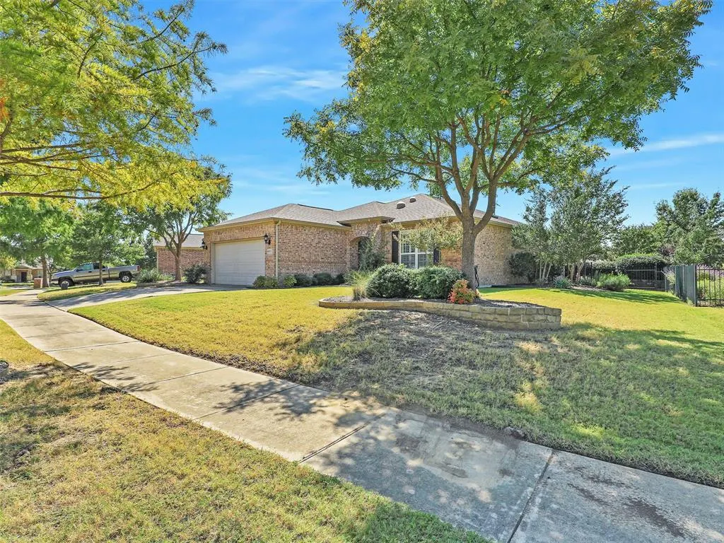 6073 Prairie Bend Lane