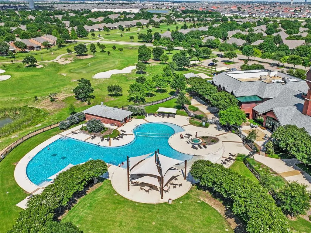 6073 Prairie Bend Lane