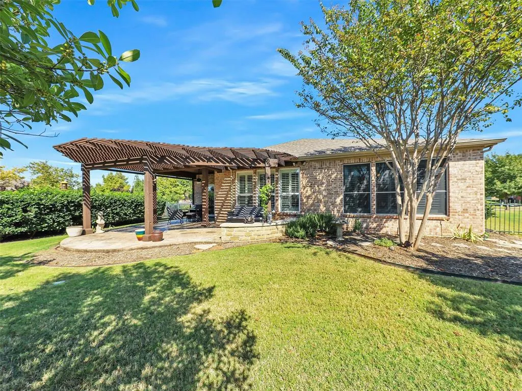 6073 Prairie Bend Lane