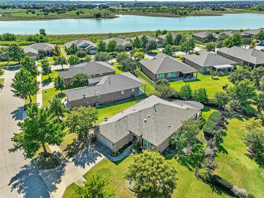 6073 Prairie Bend Lane