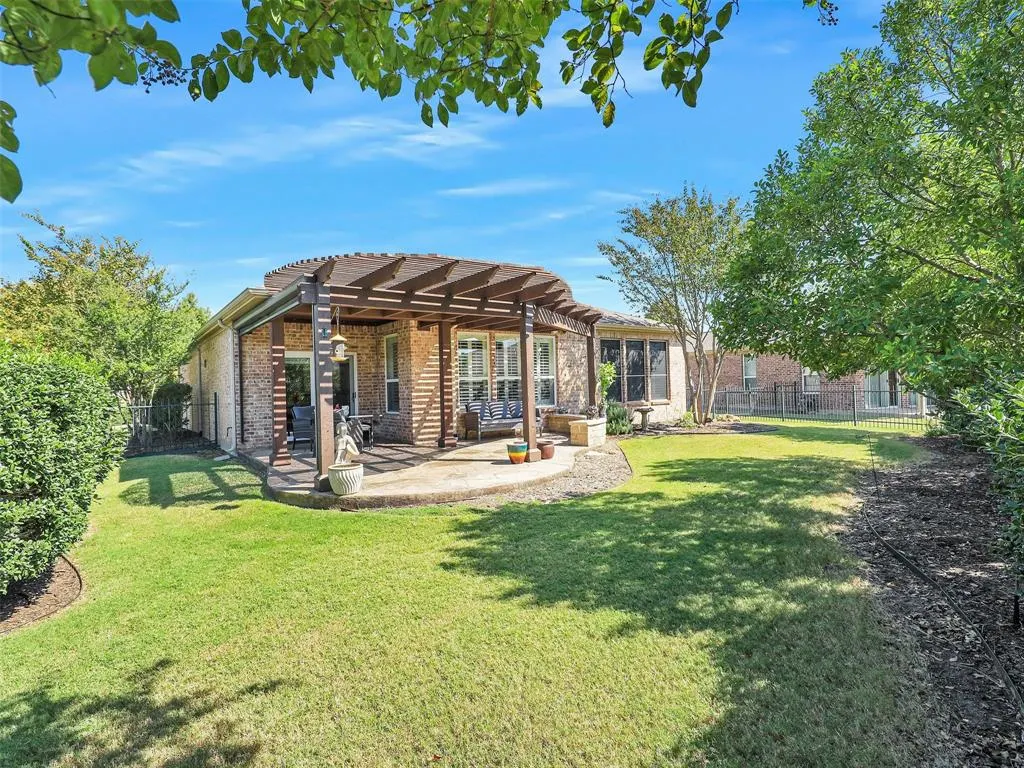 6073 Prairie Bend Lane