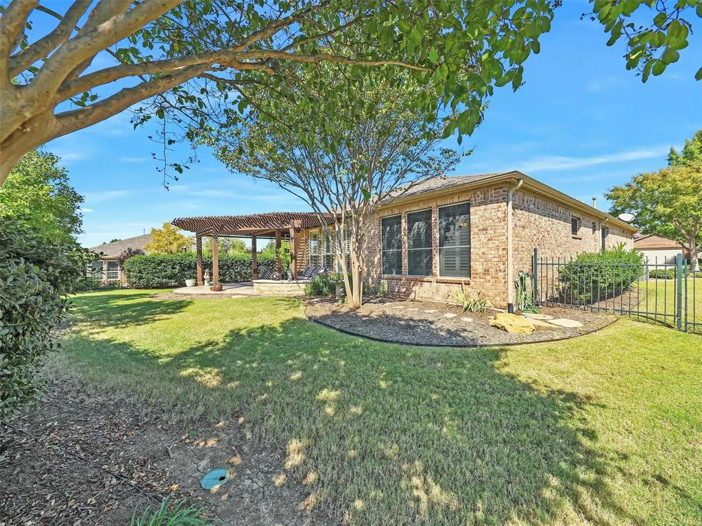6073 Prairie Bend Lane