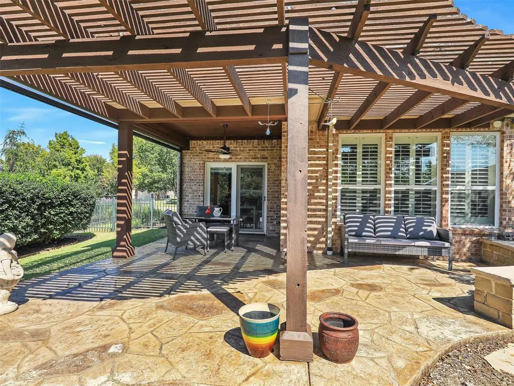 6073 Prairie Bend Lane