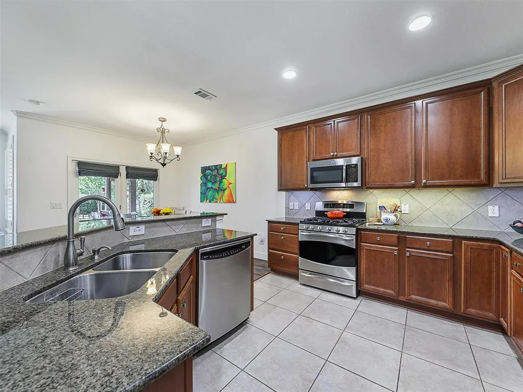 6073 Prairie Bend Lane