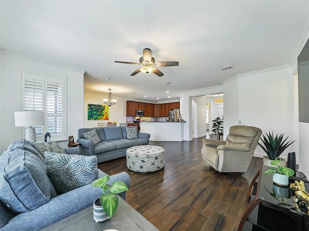6073 Prairie Bend Lane