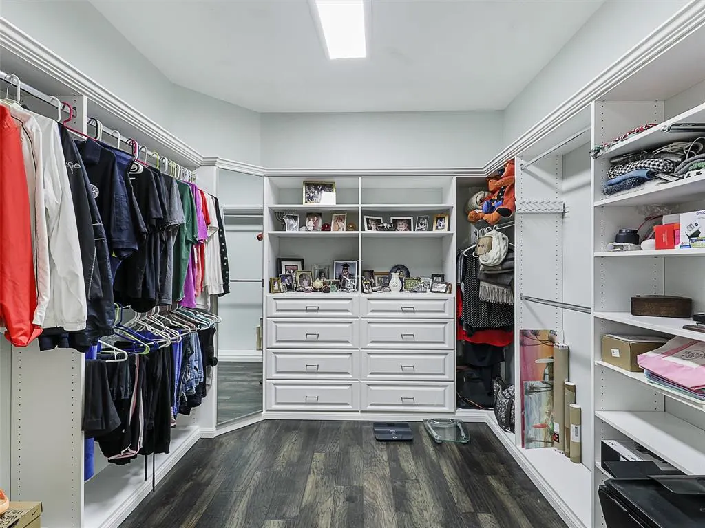 6073 Prairie Bend Lane
