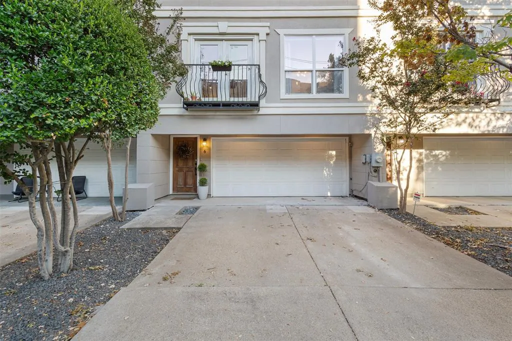 5702 Hudson Street, #6