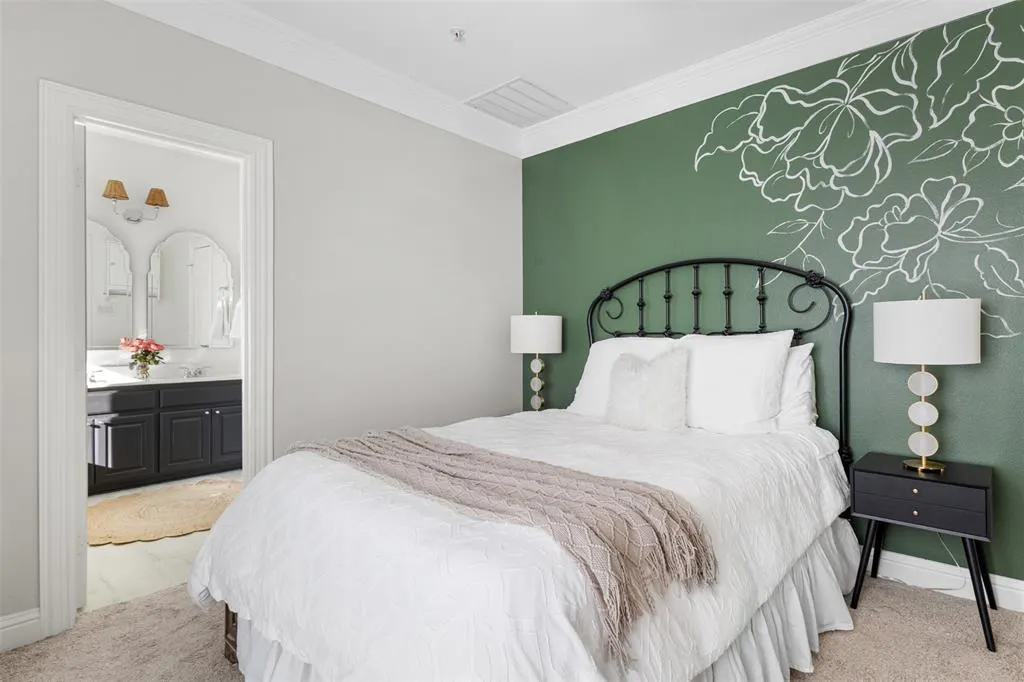 5702 Hudson Street, #6