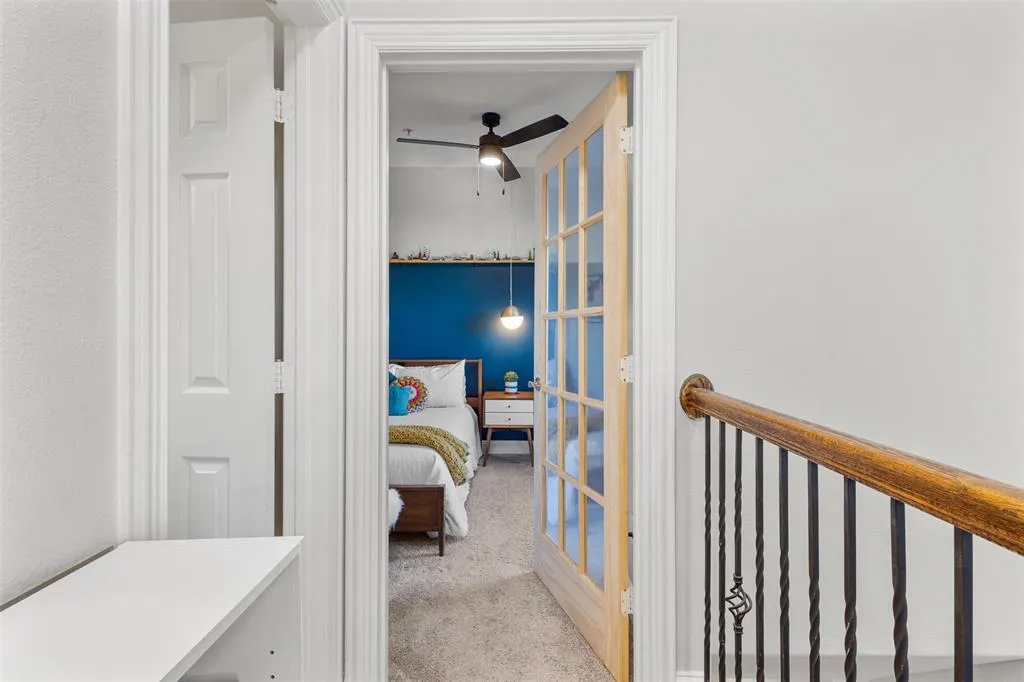 5702 Hudson Street, #6