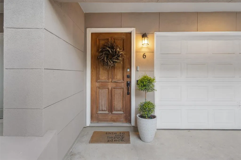 5702 Hudson Street, #6