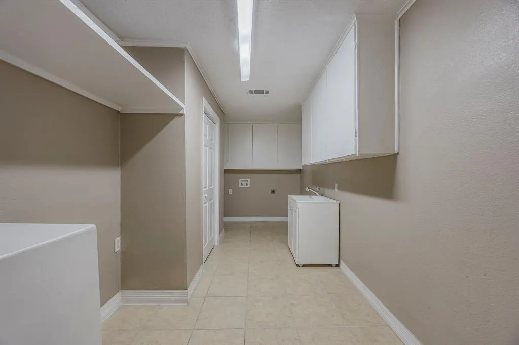 3255 Whitehall Drive