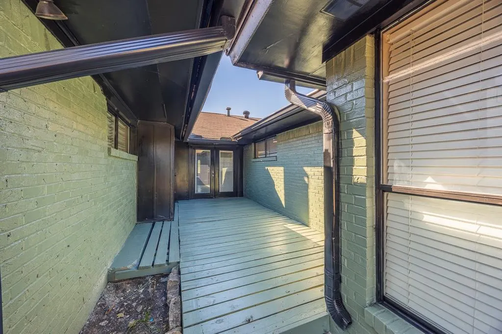 3255 Whitehall Drive