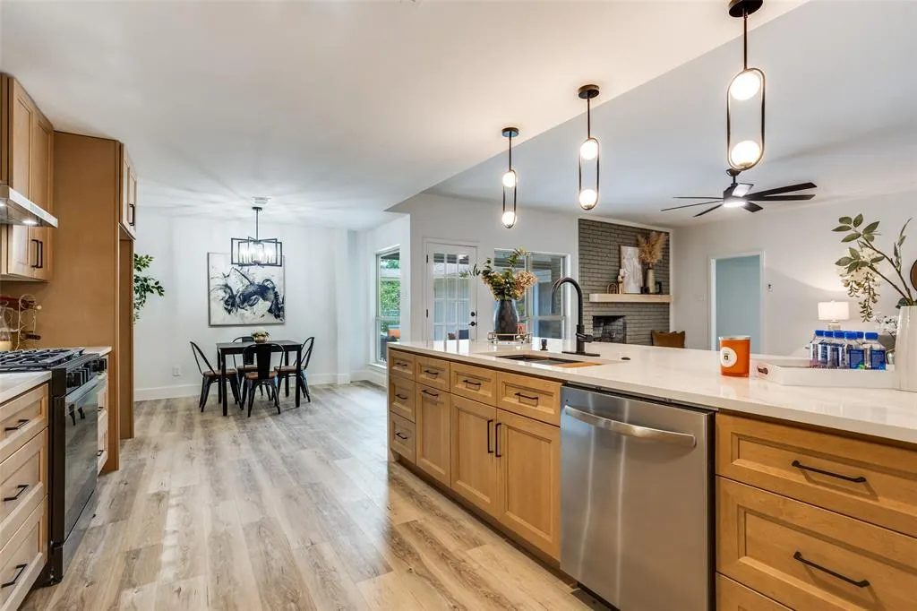 2104 Willowbrook Way