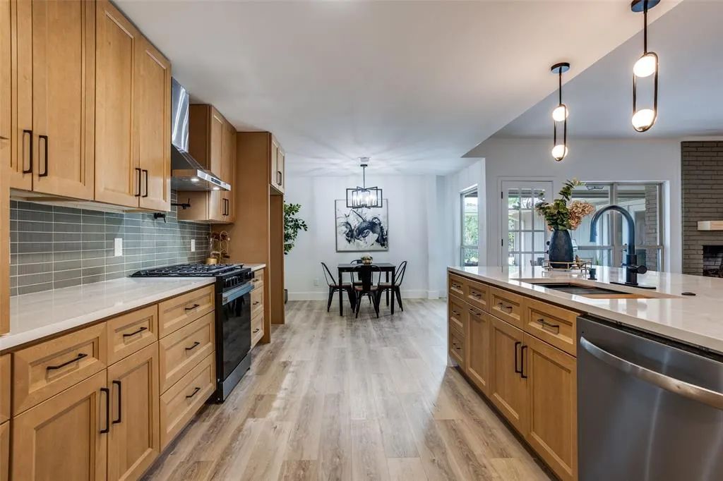 2104 Willowbrook Way