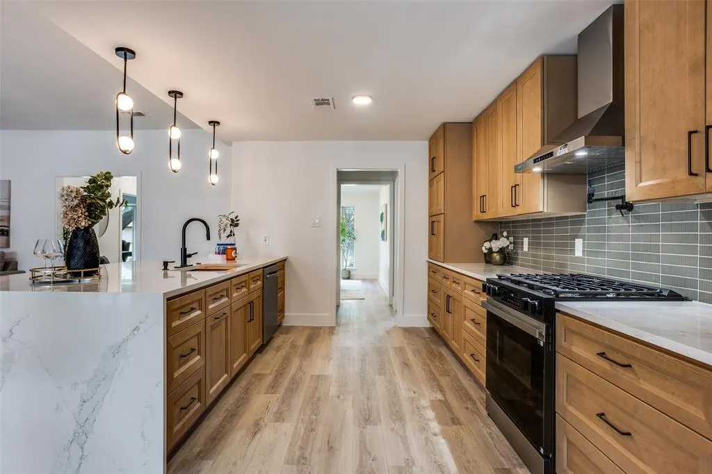 2104 Willowbrook Way