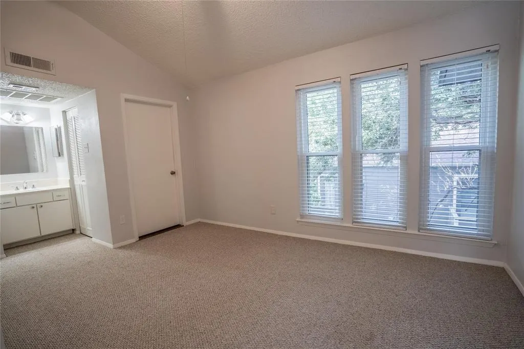 4020 Holland Avenue, #202