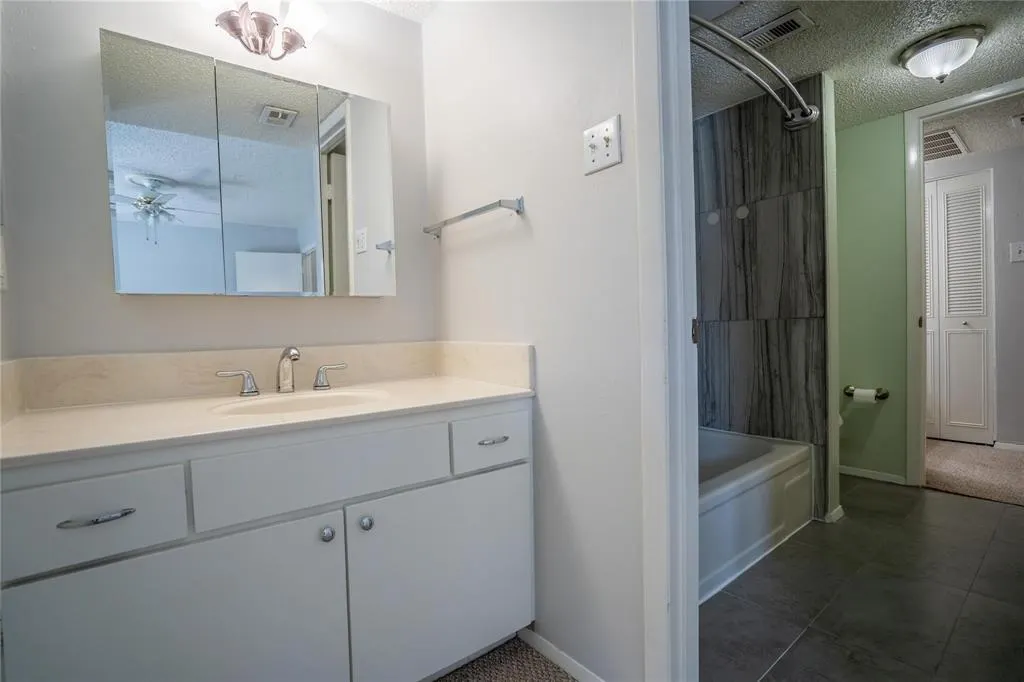 4020 Holland Avenue, #202