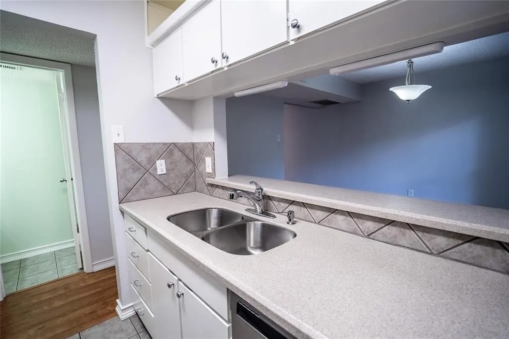 4020 Holland Avenue, #202