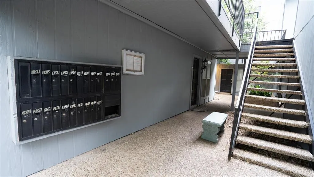 4020 Holland Avenue, #202