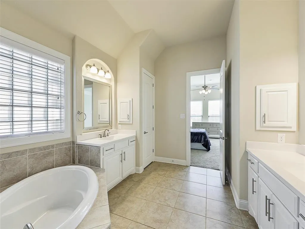 4901 Dolorosa Lane