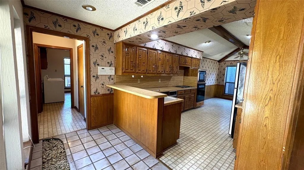 6616 gretchen Lane
