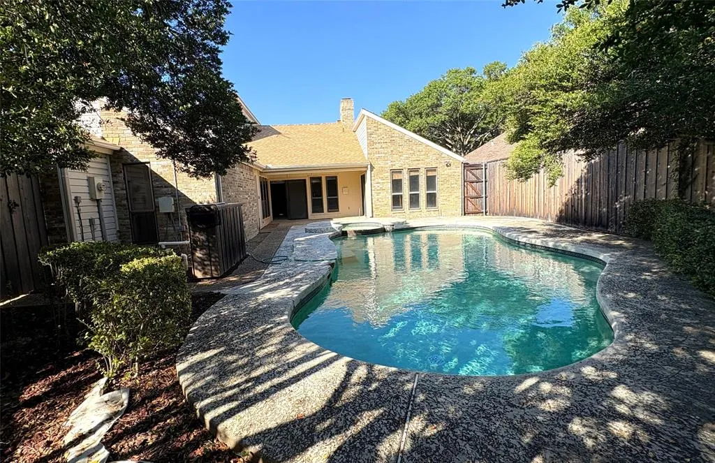 6616 gretchen Lane
