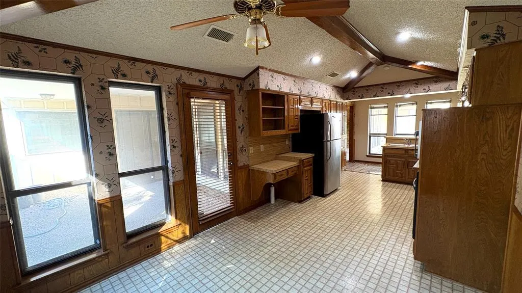 6616 gretchen Lane