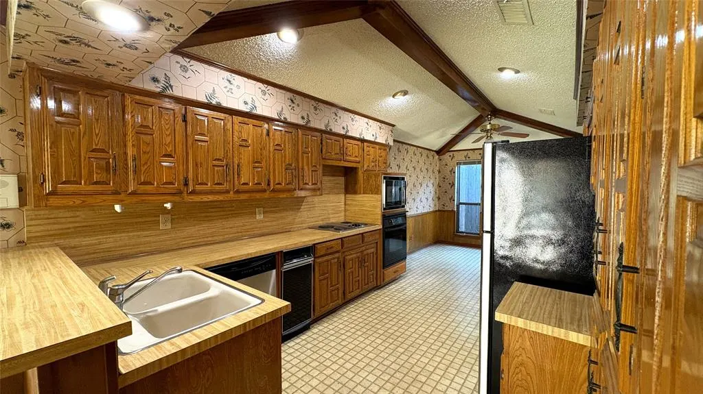 6616 gretchen Lane