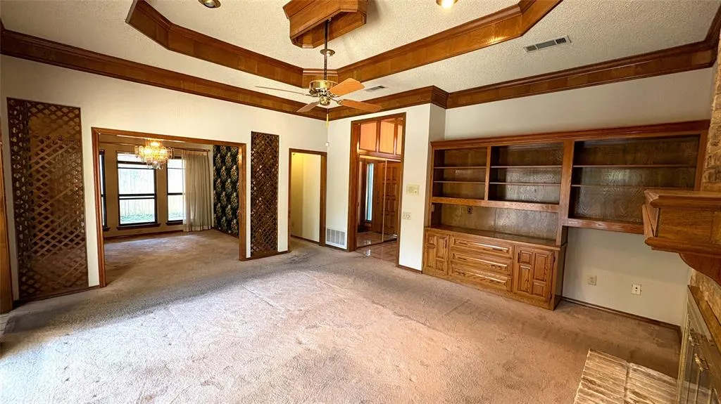 6616 gretchen Lane