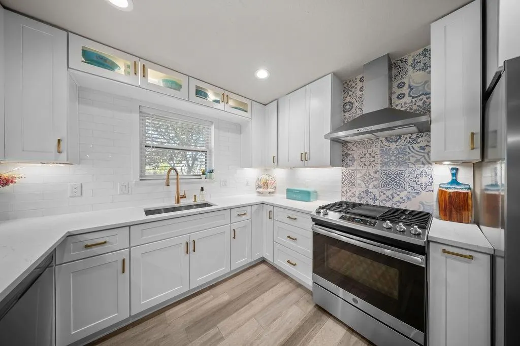 900 E Spring Valley Road