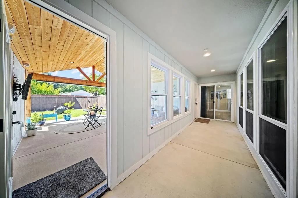 900 E Spring Valley Road