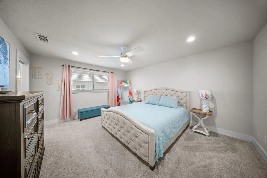 900 E Spring Valley Road