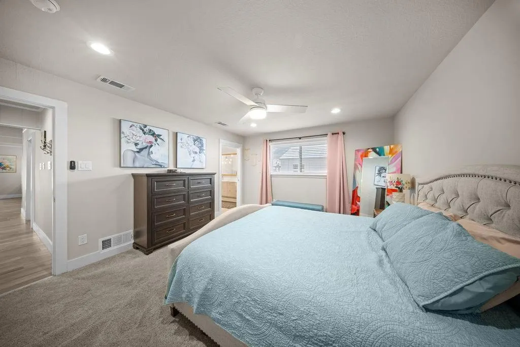 900 E Spring Valley Road