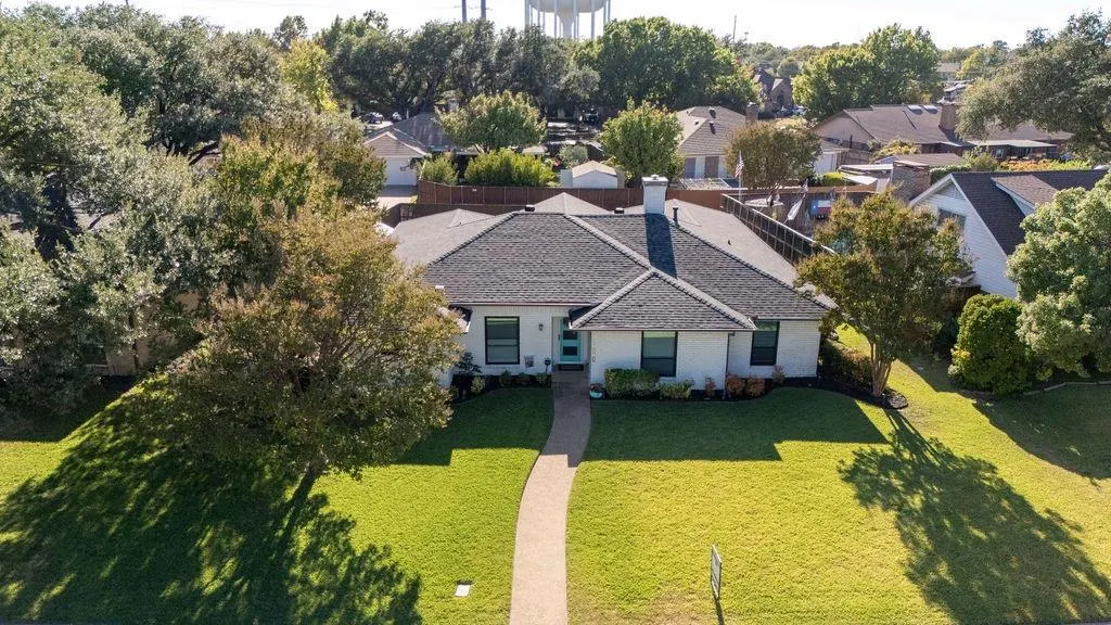 900 E Spring Valley Road
