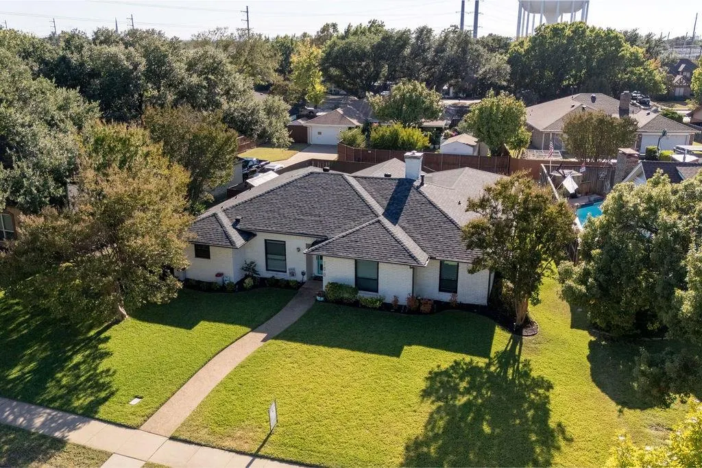 900 E Spring Valley Road