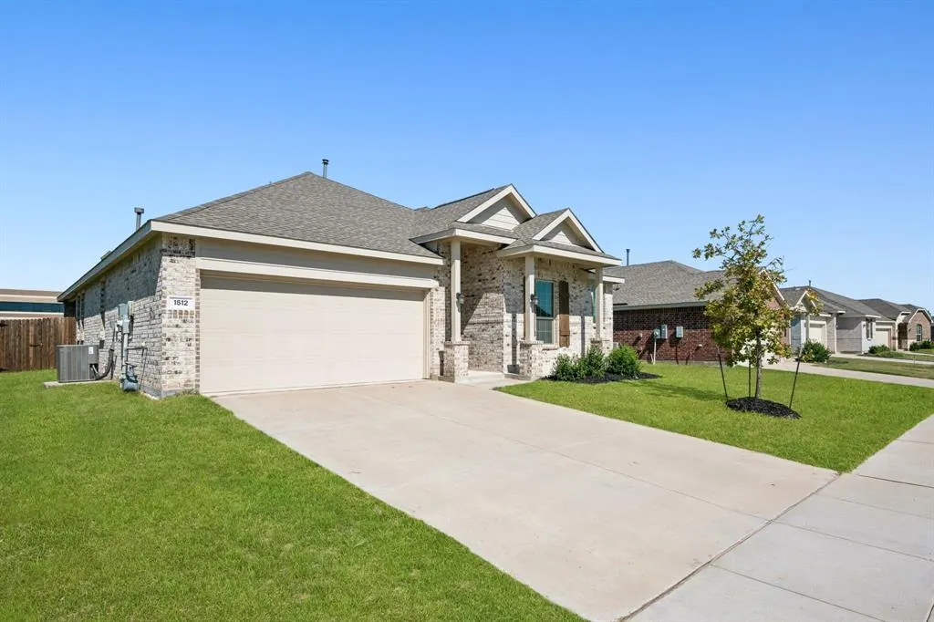 1512 Helmoken Falls Drive