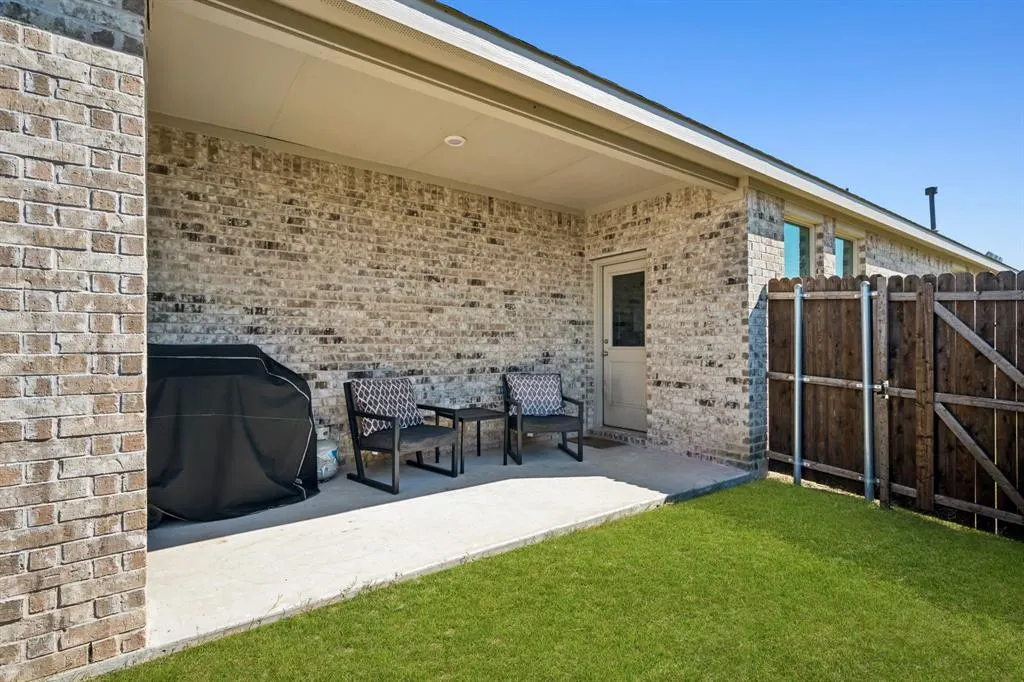 1512 Helmoken Falls Drive