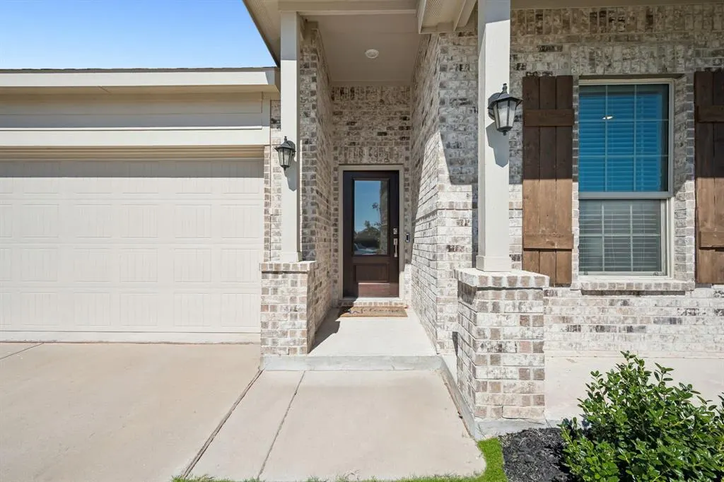 1512 Helmoken Falls Drive