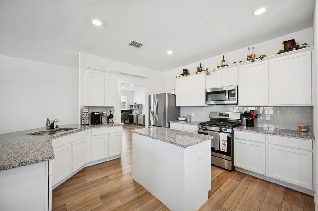 1512 Helmoken Falls Drive
