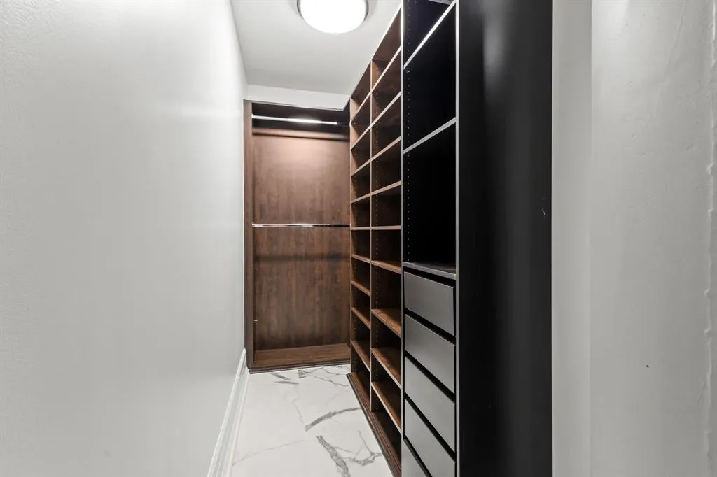 2408 Victory Park Lane, #1140