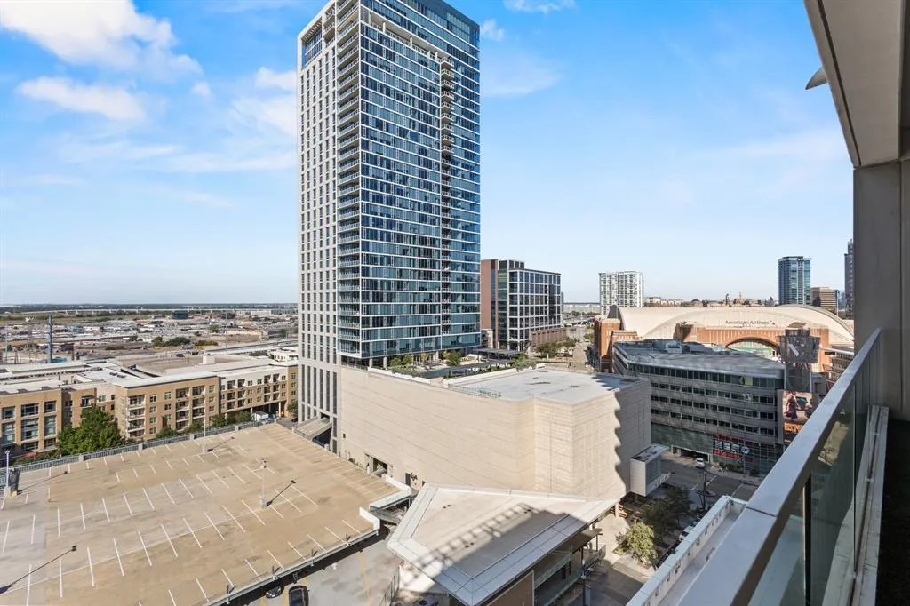 2408 Victory Park Lane, #1140
