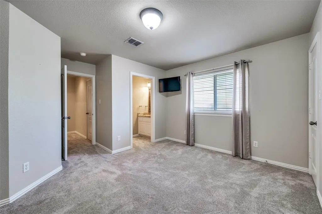 3325 Nutmeg Circle