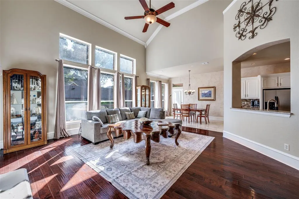3325 Nutmeg Circle