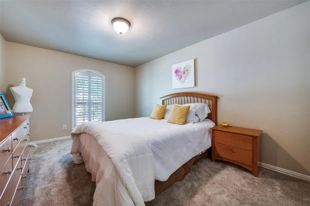 3325 Nutmeg Circle